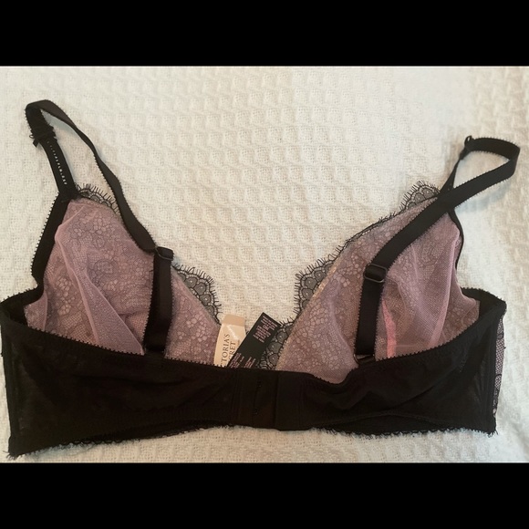 Victoria’s Secret lace bra NWT - Picture 2 of 3
